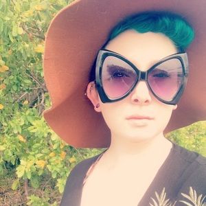 Meet Magic-Menagerie (SUGGESTED USER!)